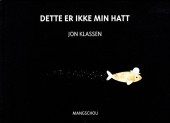 Bokomslag. Svart bakgrunn med bilde av en fisk med en liten hatt